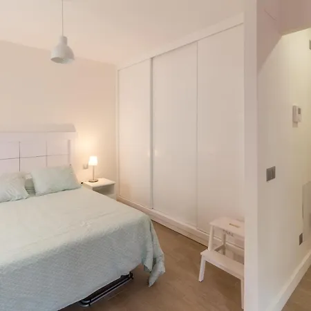 New And Cute Close To The Beach.